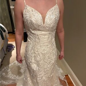 Elegant Lace Wedding Dress